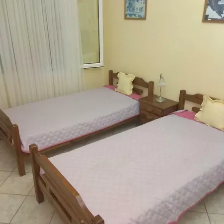 Apartment Leoni *