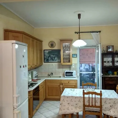 Leoni Apartment