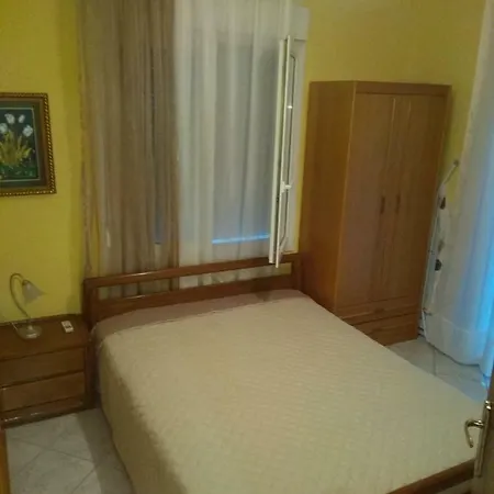 Leoni Apartment